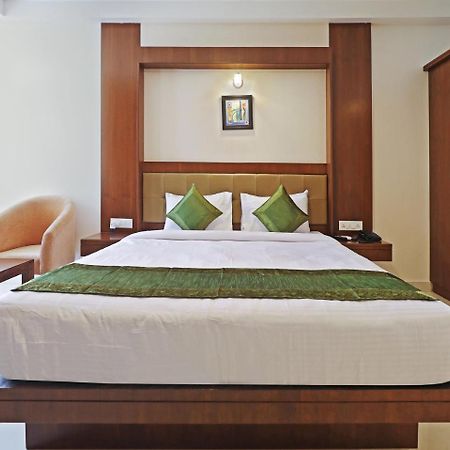 Treebo Akshaya Bull Temple Hotel Bangalore Eksteriør billede