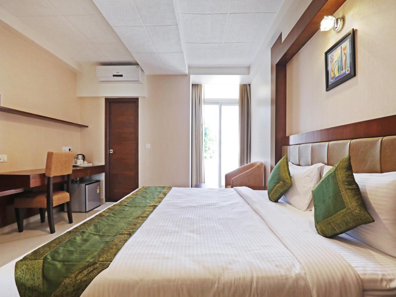 Treebo Akshaya Bull Temple Hotel Bangalore Eksteriør billede